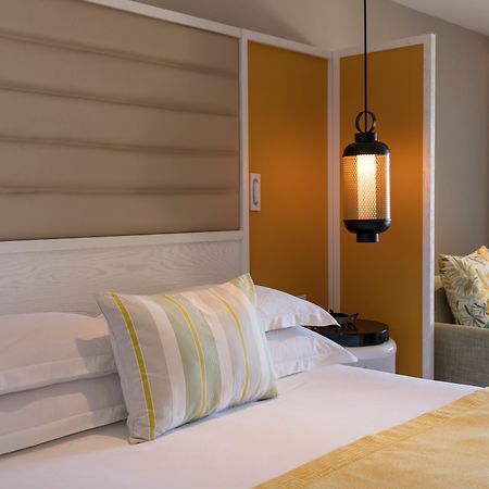 Constance Belle Mare Plage Kültér fotó A bedroom at the hotel