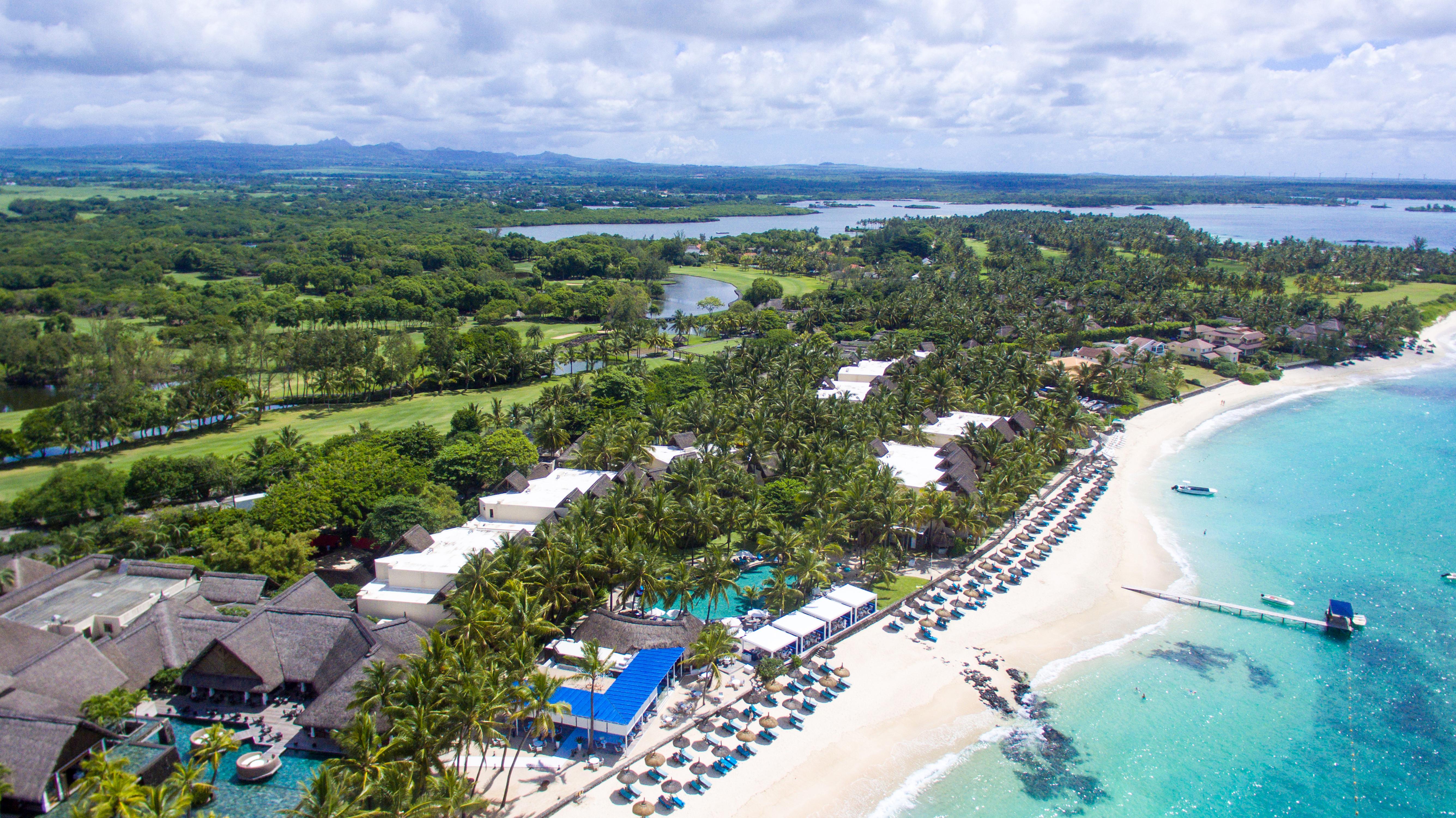 Constance Belle Mare Plage Kültér fotó Aerial view of the resort