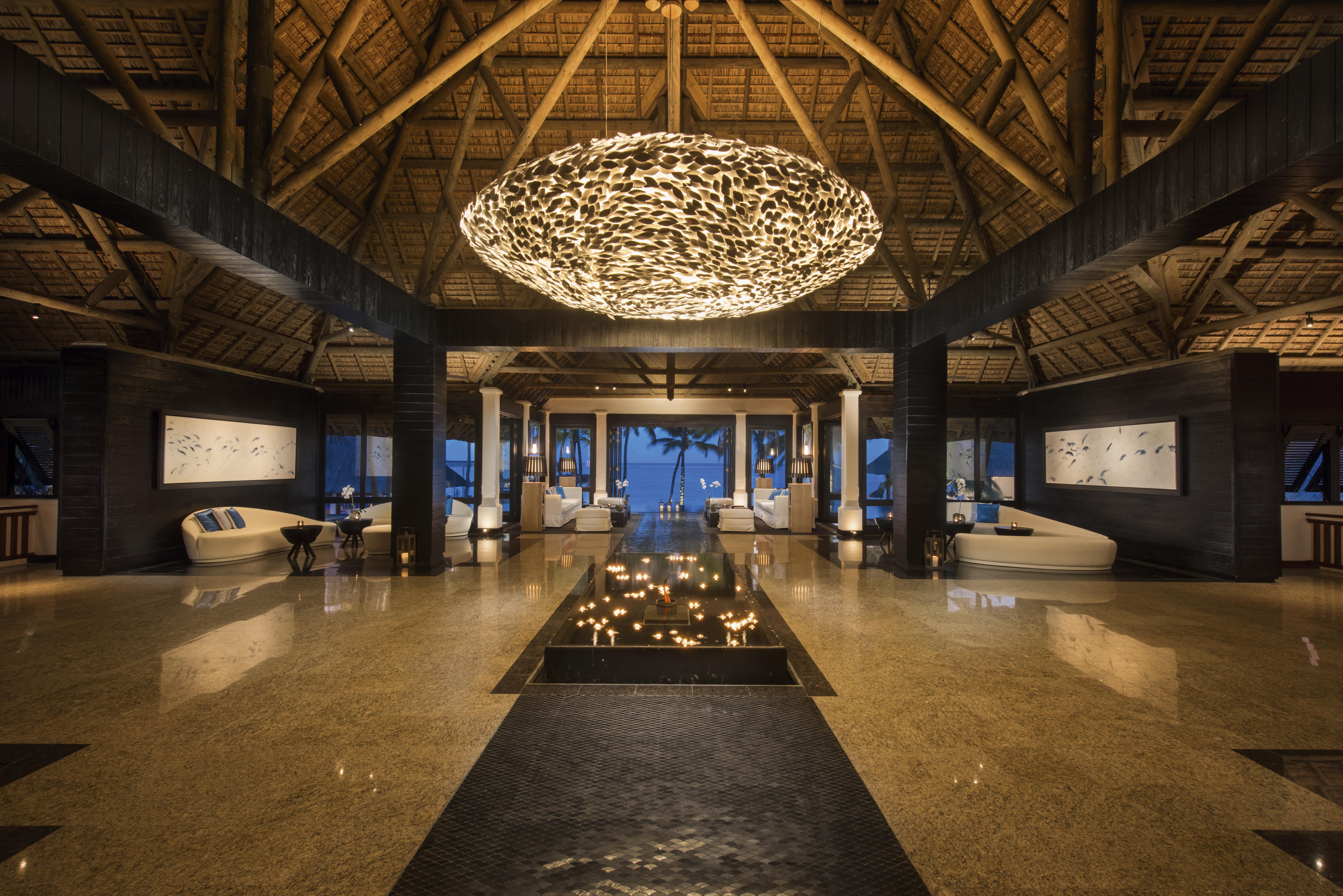 Constance Belle Mare Plage Kültér fotó The lobby of the resort